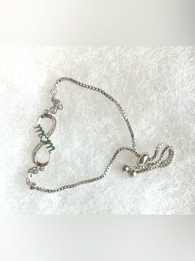 NWOT Silver-tone Adjustable Infinity Mom Bracelet Mother’s Day Gift